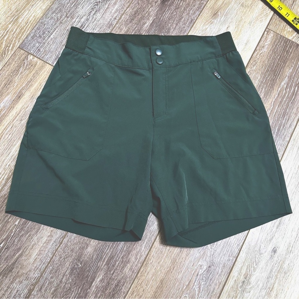 Kyodan Green Women's Shorts with Zipper Pockets size M excellent condition